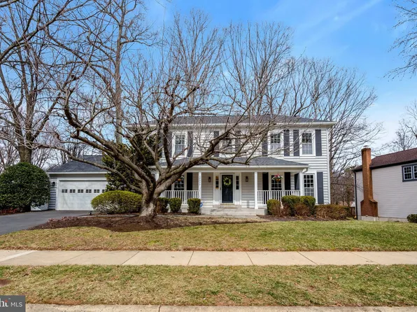 10332 Steamboat Landing Ln, Burke, VA 22015