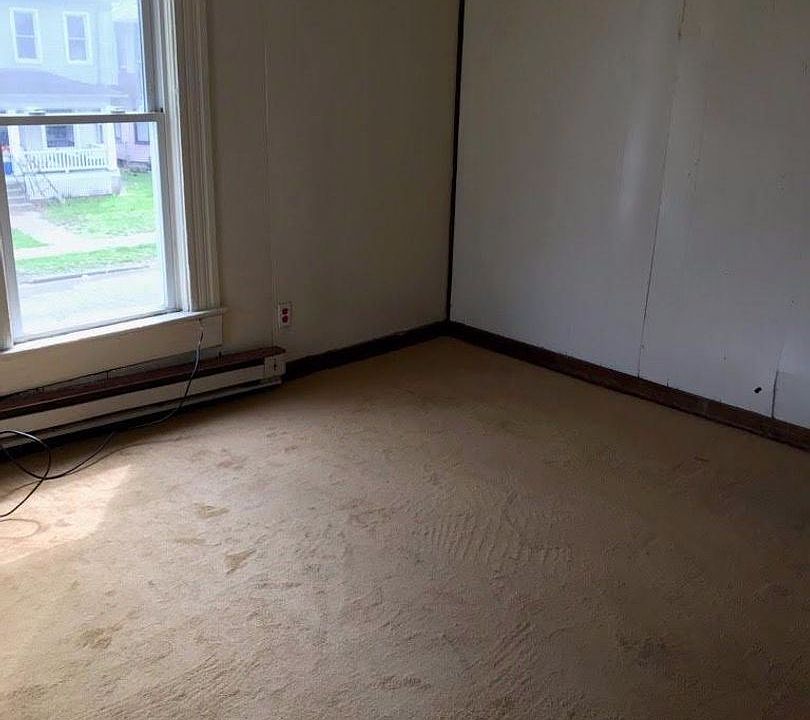 2nd image of 39 Oakwood Ave #1/2