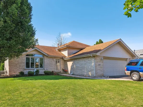 16661 W Oneida Dr, Lockport, IL 60441