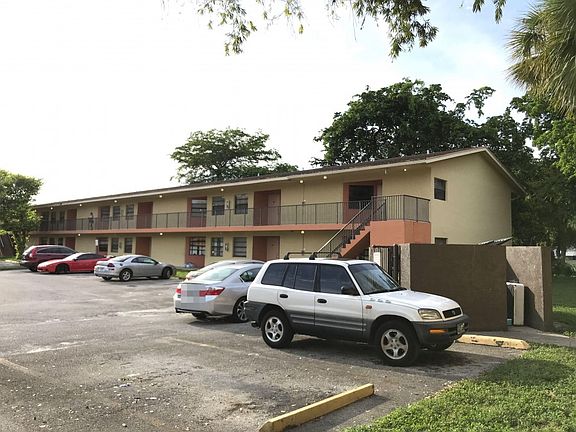 3rd image of 4013 Lakeside Dr