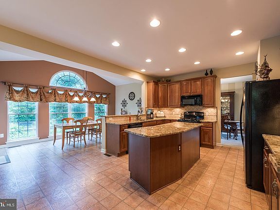 4th image of 3342 Griggs Dr