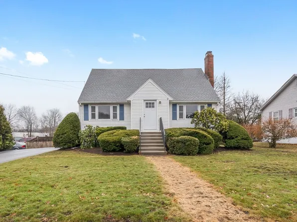 24 Garden St, Danvers, MA 01923