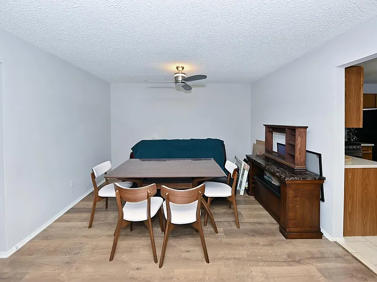 250 Larch Ln #250 — Photo 8