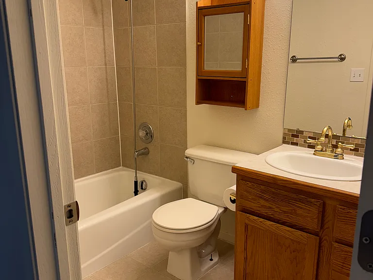 462 Meadowbrook Dr — Photo 6
