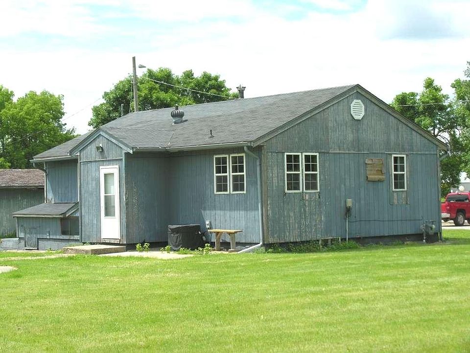 2nd image of 205 2nd St SW