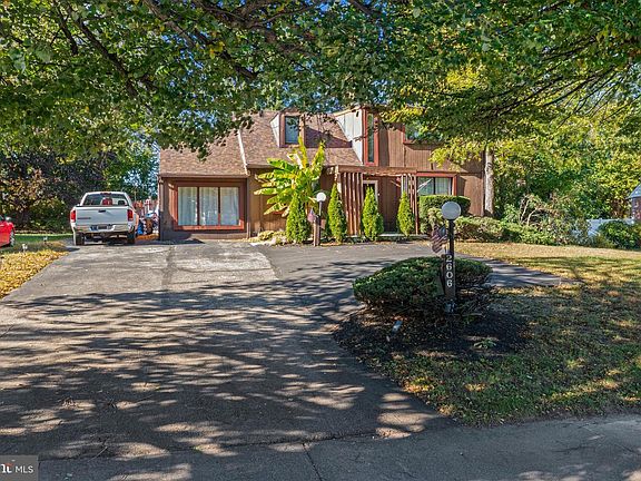 2nd image of 2606 Springfield Rd