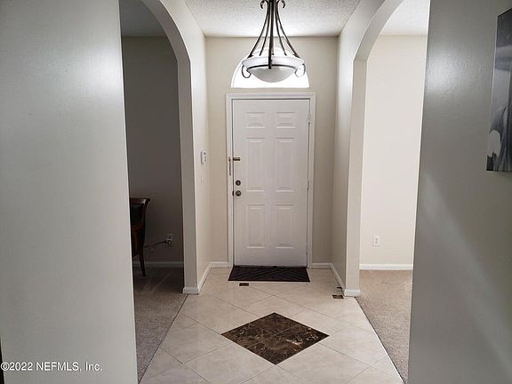 3rd image of 1708 Dartmoor Ln