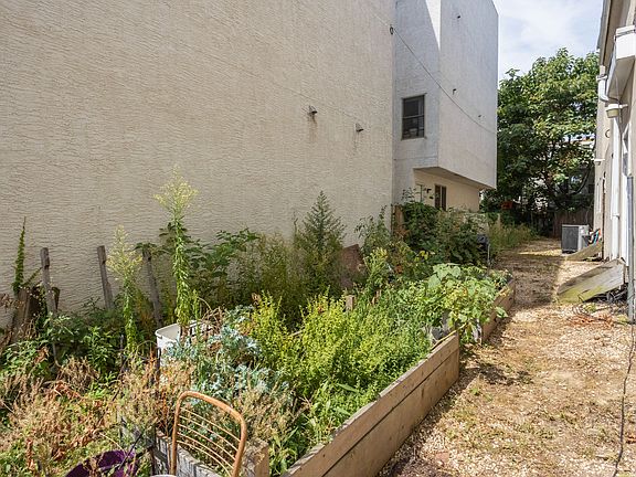 4th image of 1708 N 18th St #1