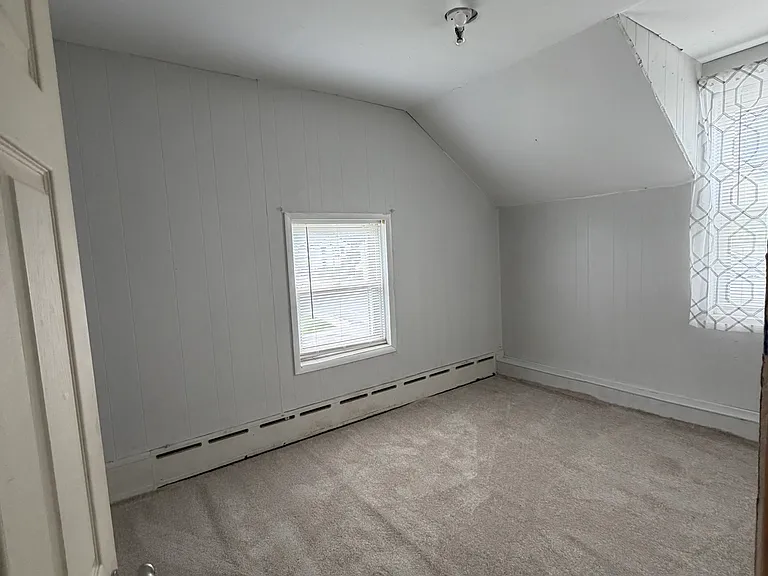 2824 Standish Rd — Photo 10