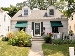 4726 N Elkhart Ave, Whitefish Bay, WI