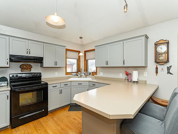 4th image of 502 24th St SW