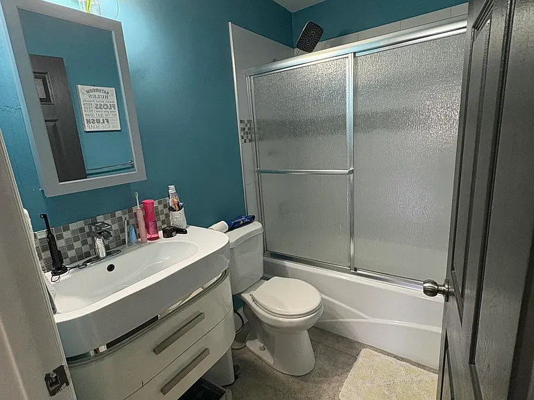 702 NW 208th Ter — Photo 15