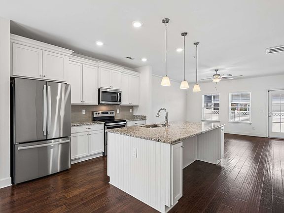 2nd image of 253 Mary Ann Cir