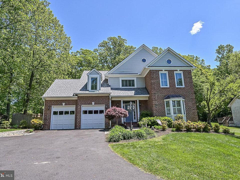 1st image of 4427 Forest Hill Dr