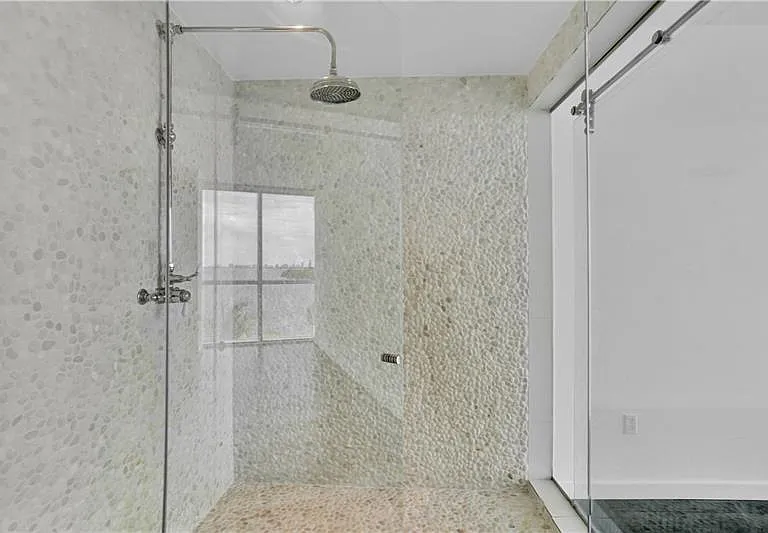 720 NE 62nd St #4 — Photo 13