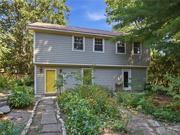 16 Vermont Ave, Cincinnati, OH 45215