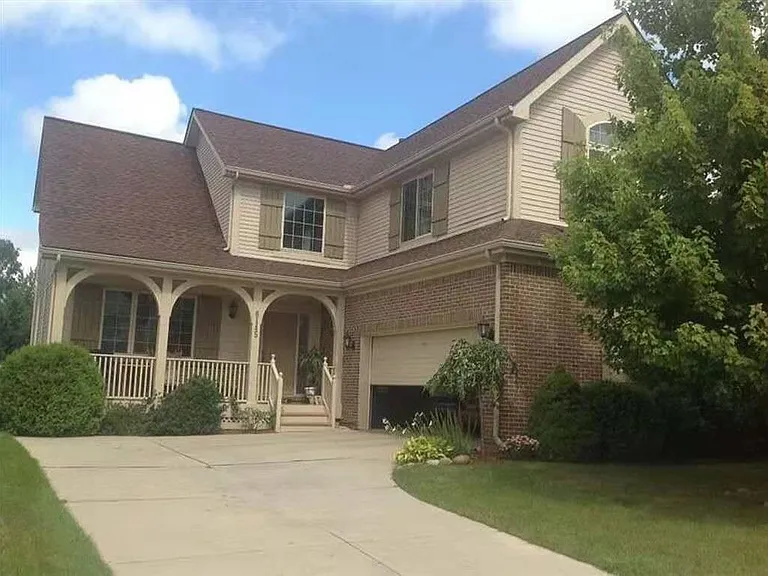6145 Gabrielle Ave — Photo 1