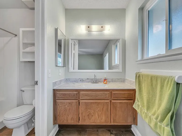 2302 Edam St — Photo 5
