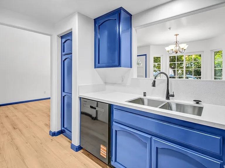 217 E Commonwealth Ave #F — Photo 12