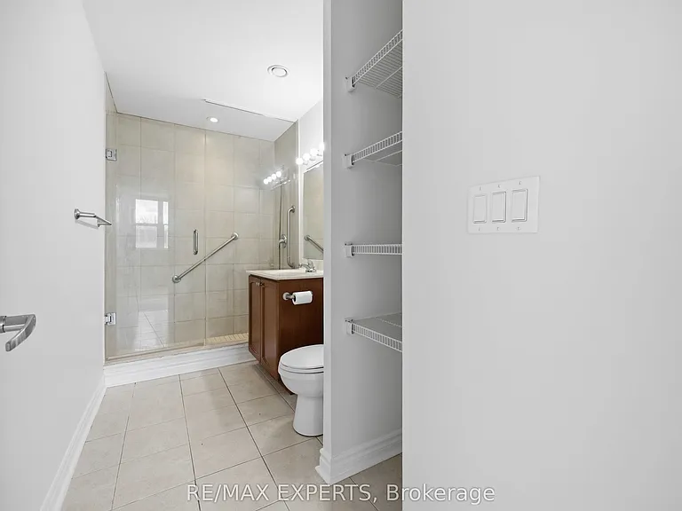 15450 Yonge St S #207 — Photo 26
