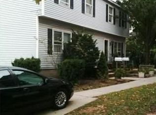 20 Locust St, Carteret, NJ 07008