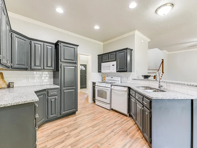 1829 Courtney Ln — Photo 20