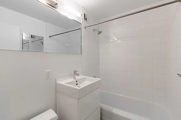 Rented by Stonehenge NYC LLC | media 6