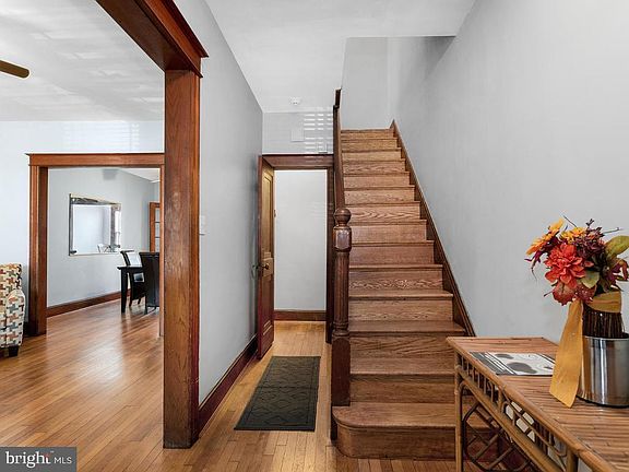 Beautiful entry foyer