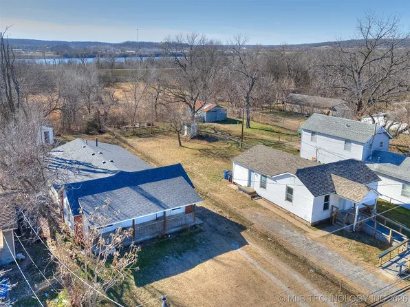 4138 W 8th St, Tulsa, OK 74127