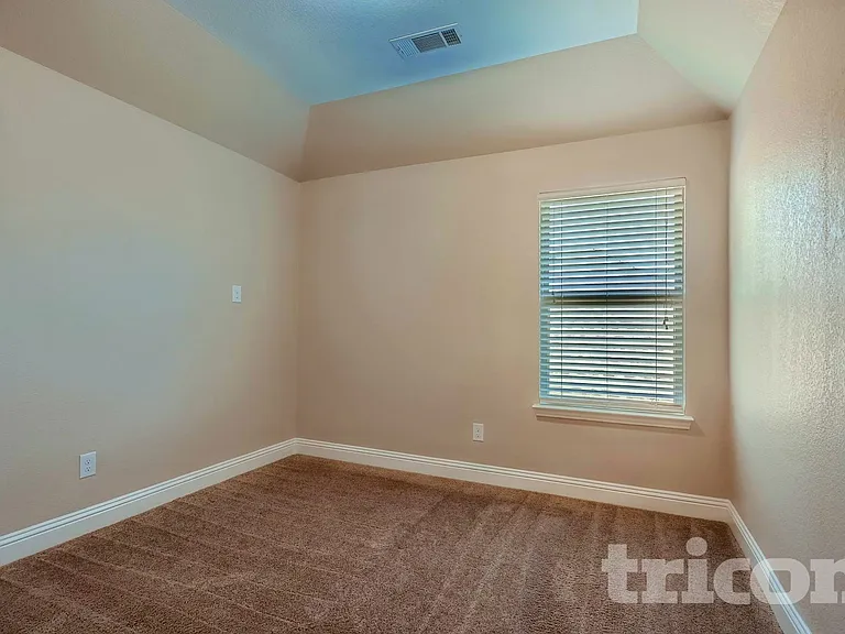 409 Montgomery Ave — Photo 11