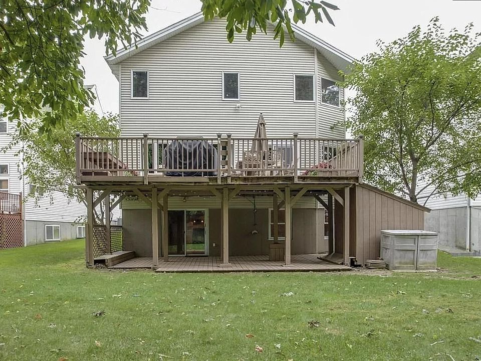 1st image of 15 Oxford Ct