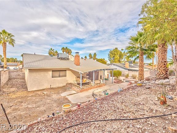 3rd image of 3144 La Mesa Dr