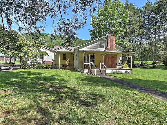 5th image of 851 Adkins Ln