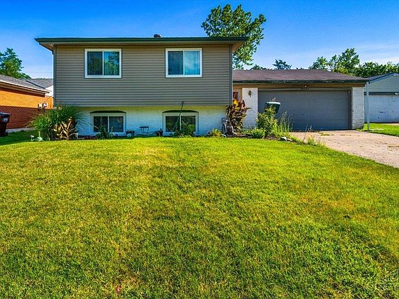 2nd image of 12151 Hitchcock Dr