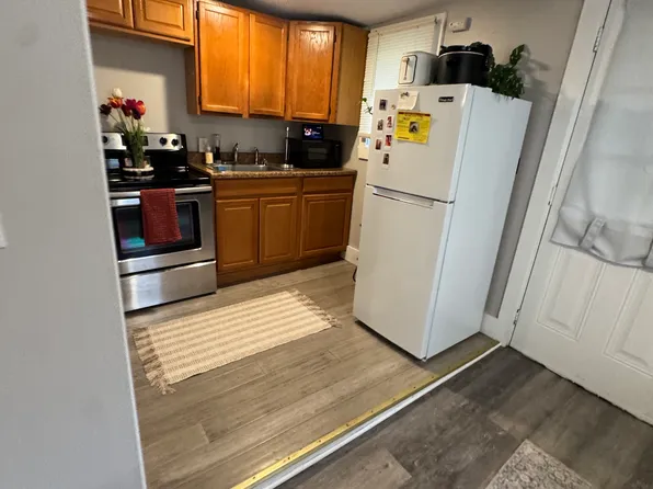 119 School St #3, Putnam, CT 06260