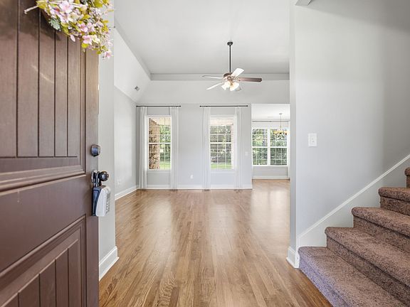 5th image of 2029 Grandstand Dr