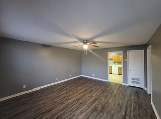 530 Hietts Ln APT E, Clarksville, TN 37043