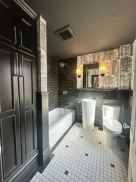 1819 Sarah St #2 — Photo 15