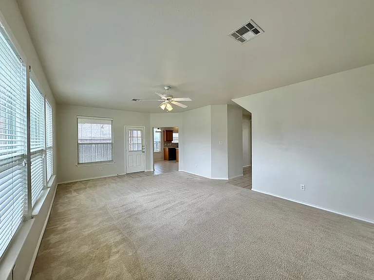 1806 Lobrecht Ct — Photo 9