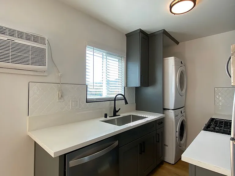 6556 Lamirada Ave — Photo 11