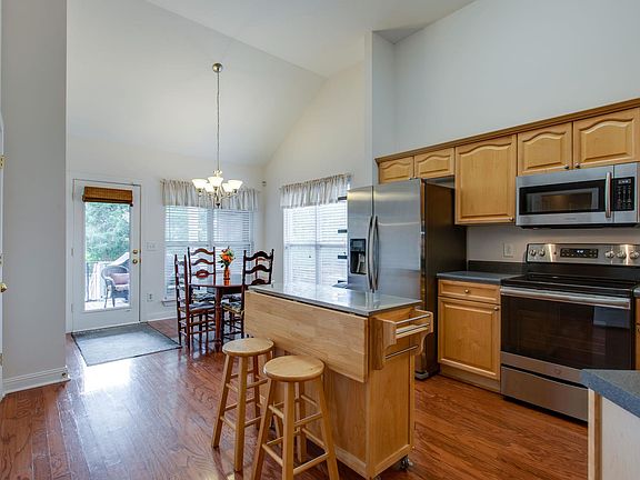 5th image of 6868 Bridgewater Dr