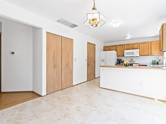 5th image of 8415 153rd Avenue E