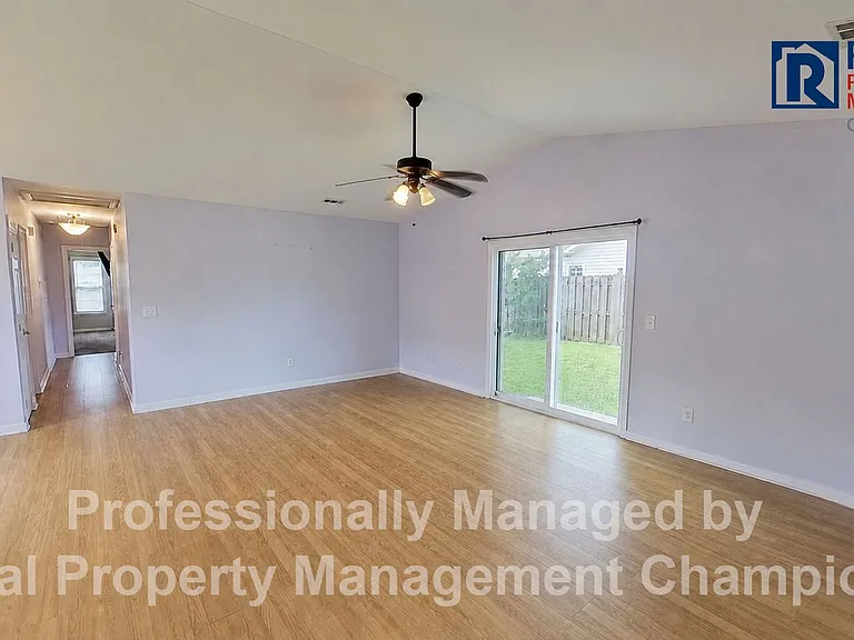 7410 Milan Ct — Photo 2