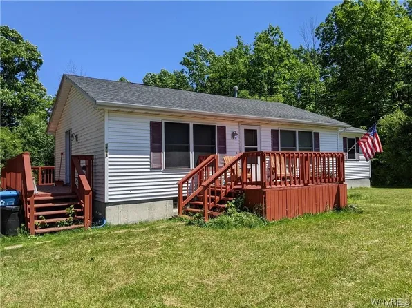 9783 Utica St, Angola, NY 14006