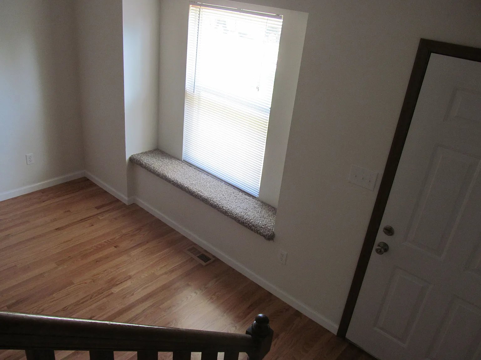 2 bed, 1.5 bath, 1250 sqft, $1,295 — Photo 4