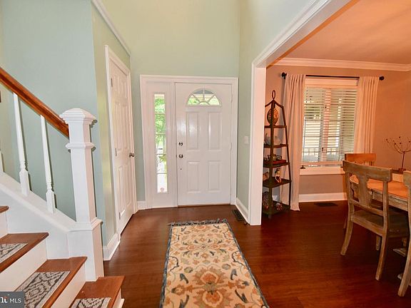 4th image of 11 Londonderry Dr