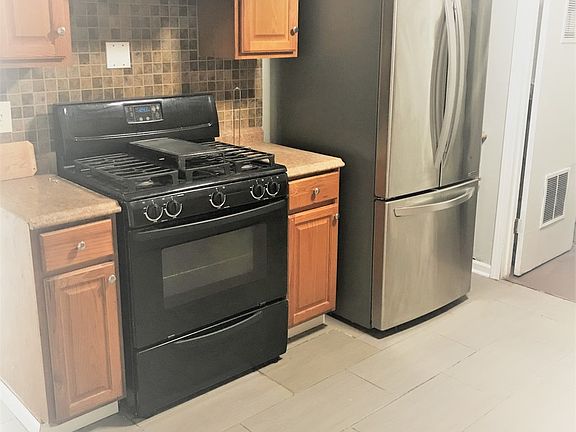 5th image of 19151 Pine Dr #108