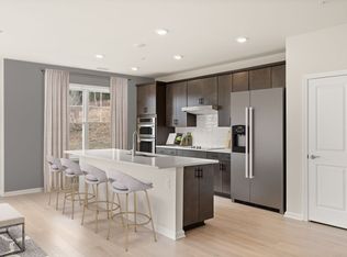 401 Emery Ln #102, Sudbury, MA 01776