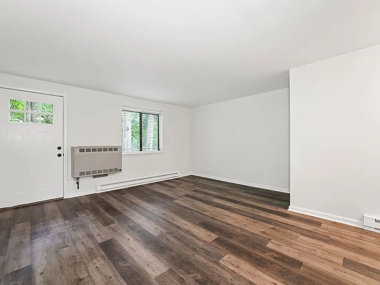 255 Main St — Photo 10