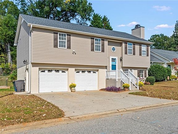 3rd image of 1859 Camden Forest Dr